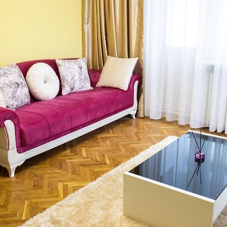 C Central Apartament Szörényvár Kültér fotó